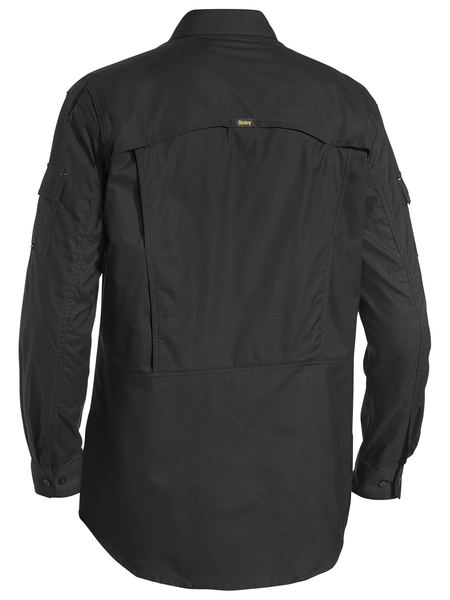A black coloured work shirt for men with collarred button down closure. Comes with two multifunctional chest and sleeve pockets. Also features roll up adjustable sleeves. Made up of X Airflow airy and lightweight cotton fabric.