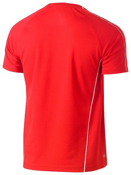 A red coloured work tee for men with reflective pipe detail. It has a ribbed crew neck with side panels and additional piping. Made up of stretchy polyester that is ideal for an active job.