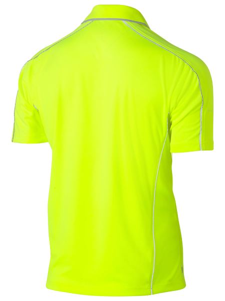 A yellow coloured polo tee for men with reflective piping detail. It comes with a ribbed collar and side panels. Made up of breathable and airy polyester fabric ideal for people with active jobs.