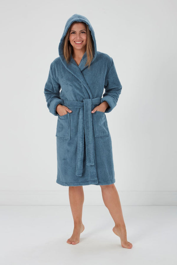 Halle Robe